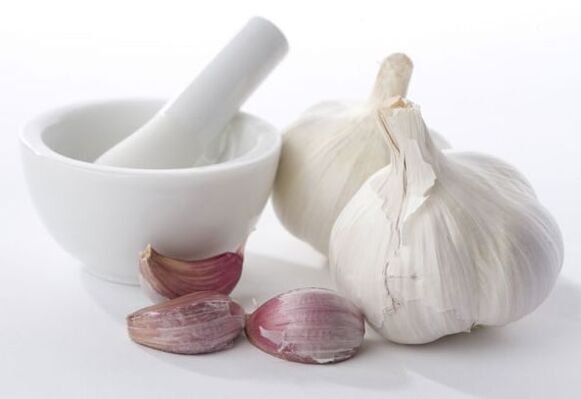 garlic to get rid of parasites from the body